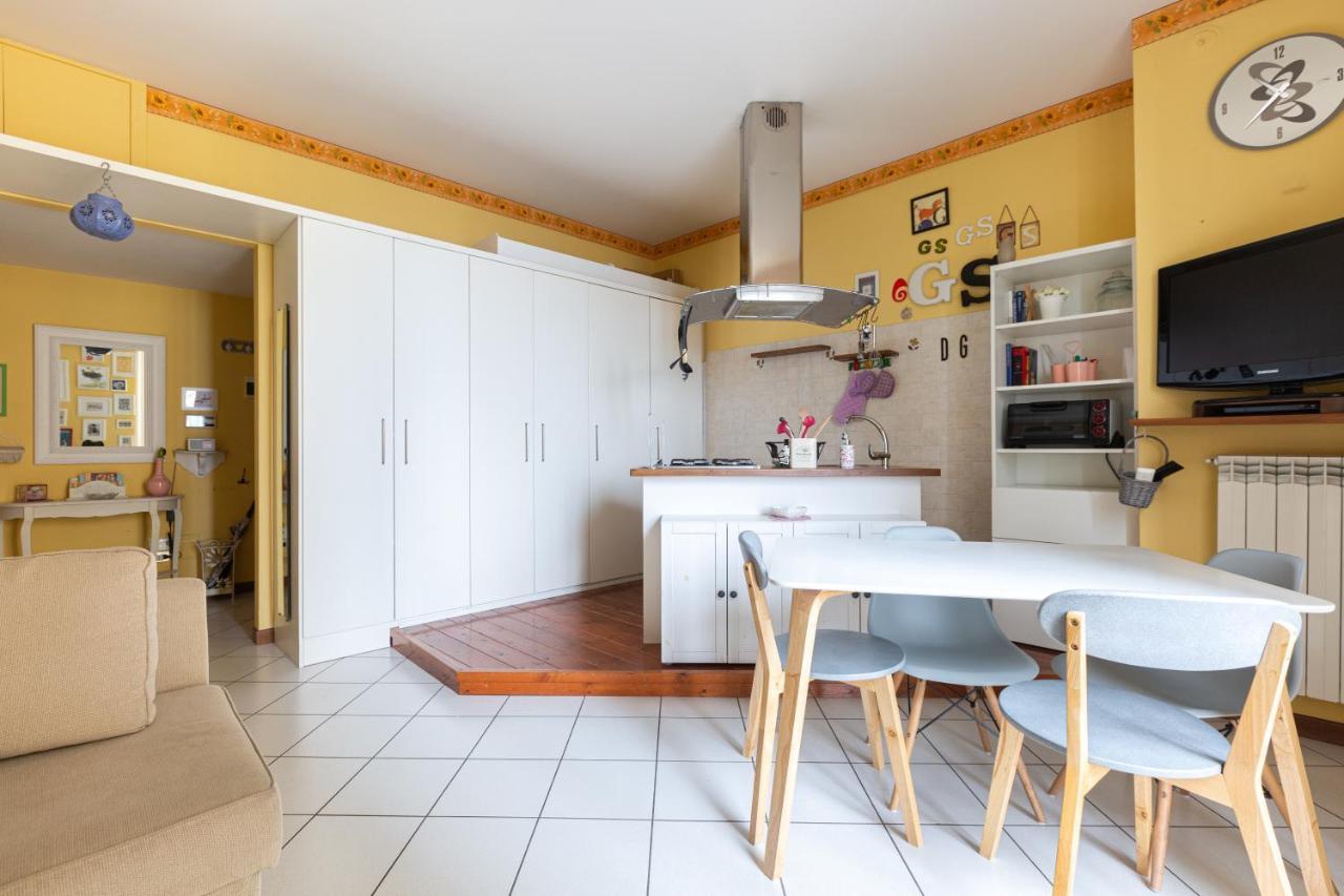 Appartement Bnbutler Torelli - Grazioso E Luminoso Bilocale à Milan Extérieur photo